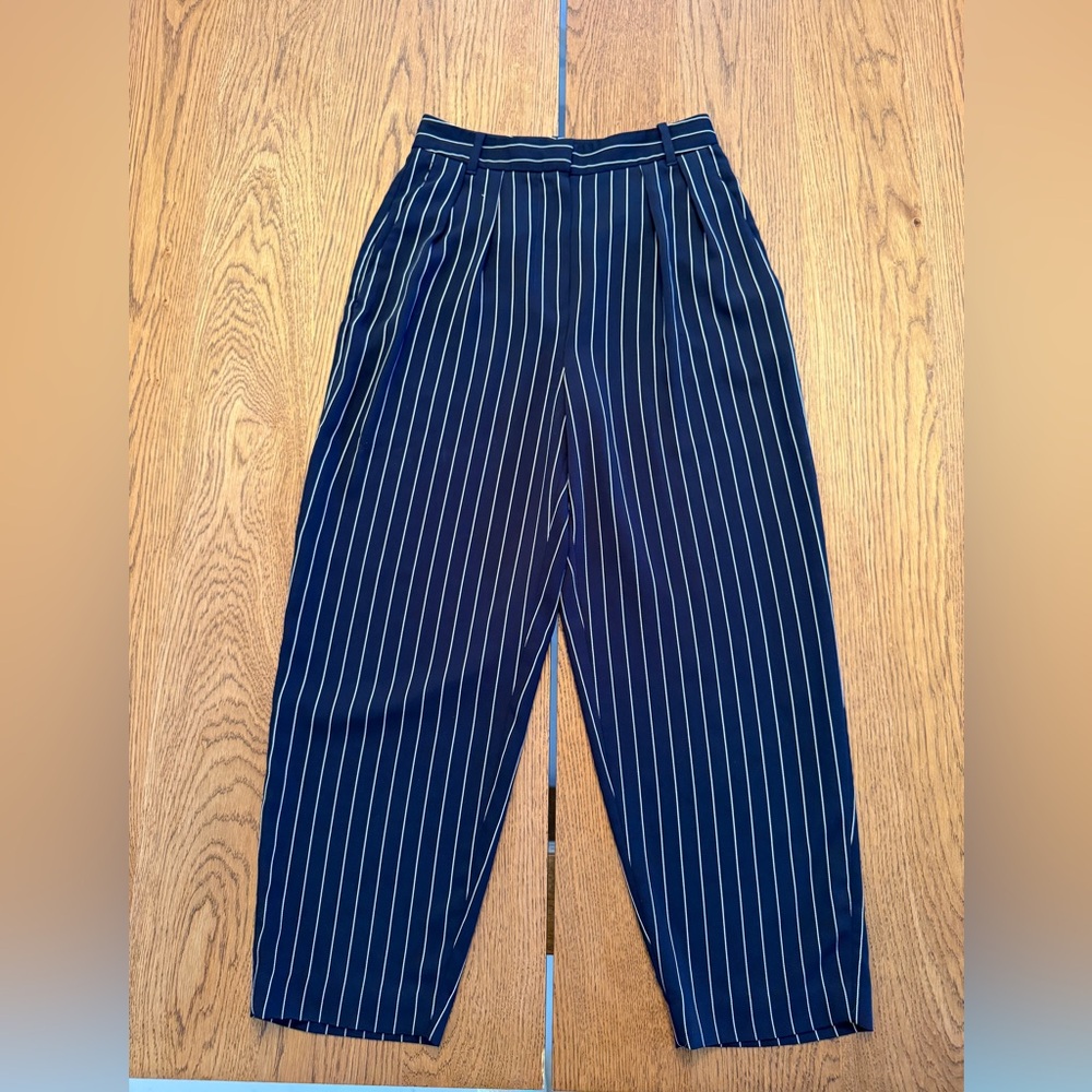 Babaton Highrise Cropped Pants - Size 2 - Navy Stripes